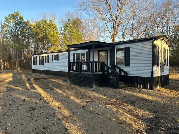 85 Moore Farm Rd #85, Whitakers, NC 27891
