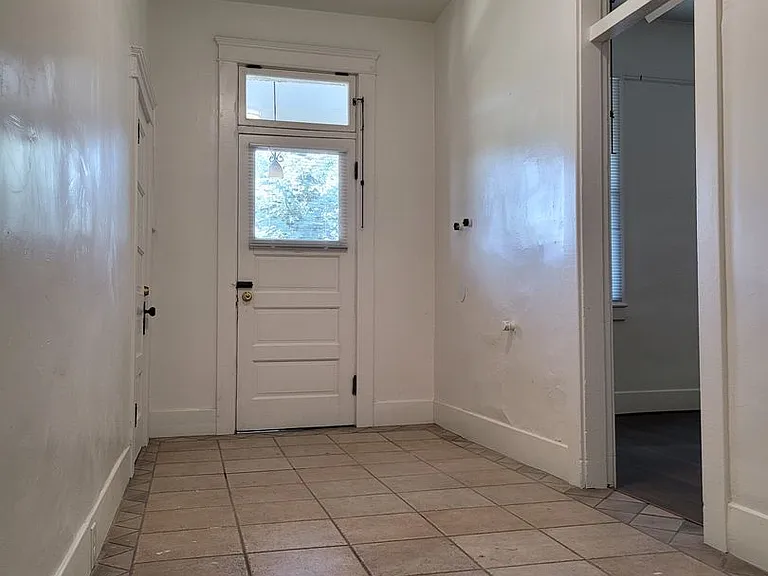 317 S Montezuma St — Photo 2