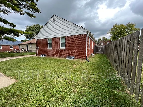4th image of 4528 Indianola Ave