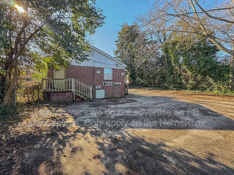 2413 Laurel St #C — Photo 11
