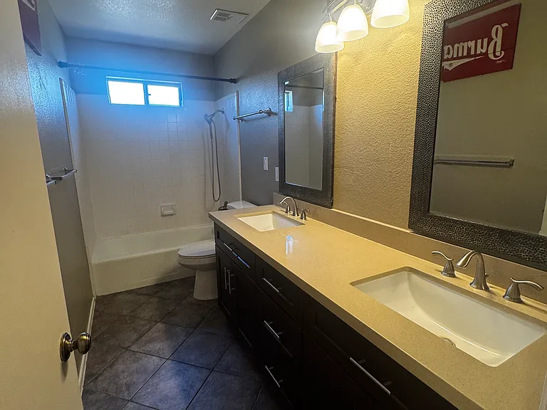 1235 W 12th Pl — Photo 13