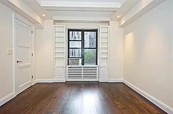 Sold by Douglas Elliman | media 21