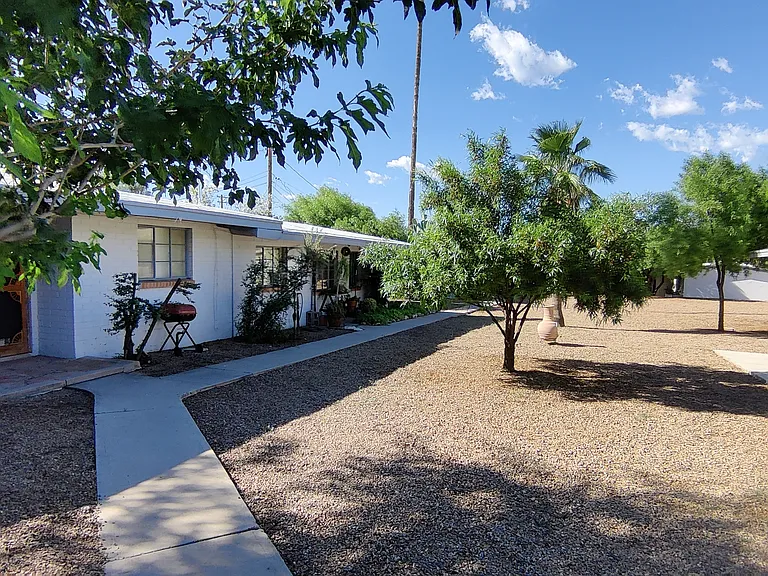 2545 E Water St #D — Photo 2