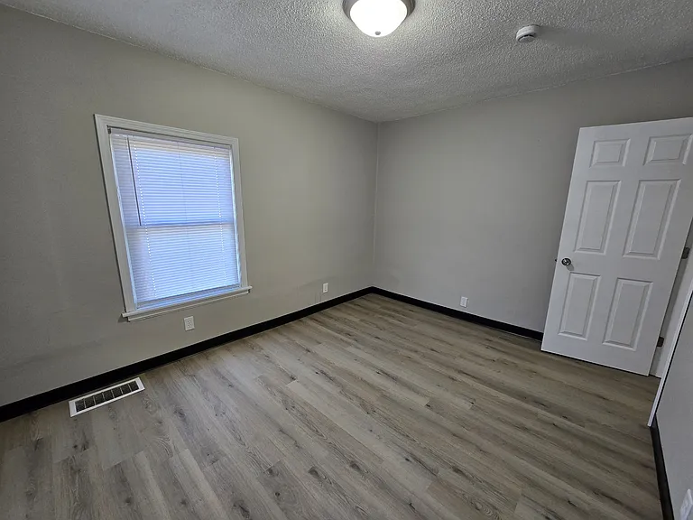1125 N Barclay St — Photo 8