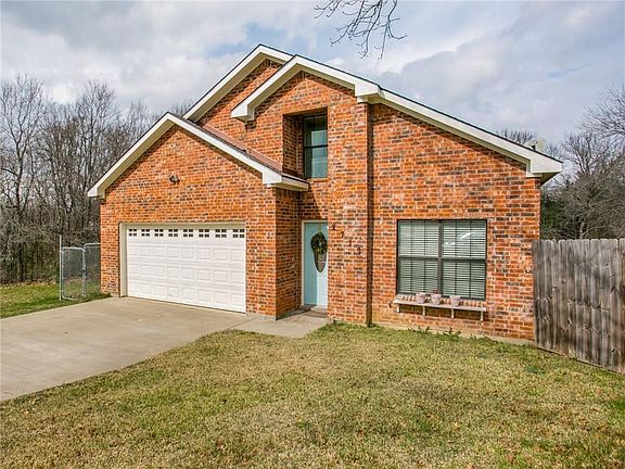 2nd image of 2712 Lexington Cir
