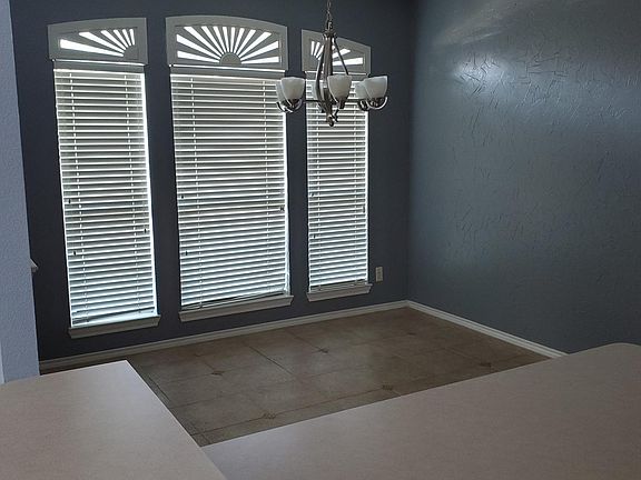 Eat in kitchen area fits full size dining table!