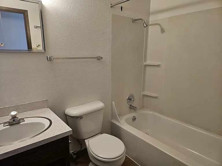 1903 N Parklane Ave — Photo 10