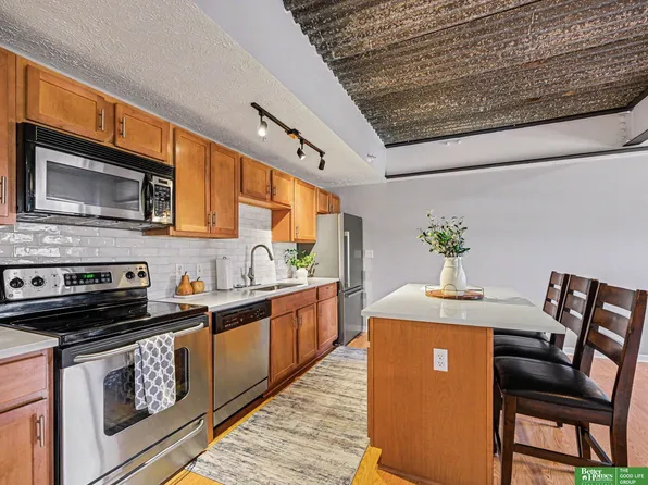 105 N 31st Ave APT 501, Omaha, NE 68131