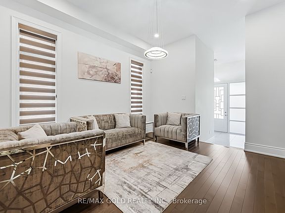 5th image of 37 Midmorning Rd