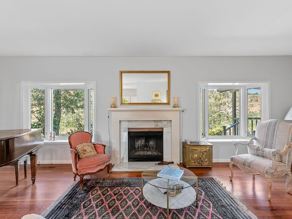 1st image of 128 Knoll Circle