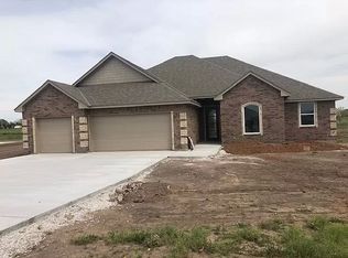 262 Mountain Ridge Dr, Lawton, OK 73507