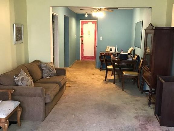 3rd image of 8375 Woodhaven Blvd APT 2D