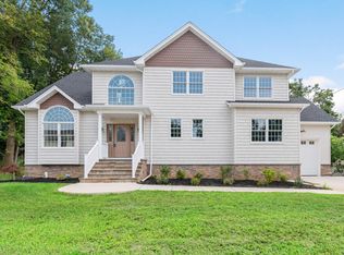 440 Bayview Ave, Middletown, NJ 07748
