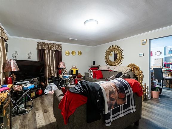 4th image of 3705 Peterson Ave