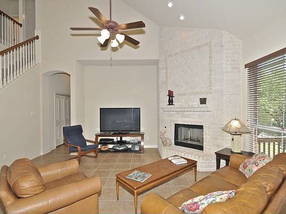 Large Family Room with Fi