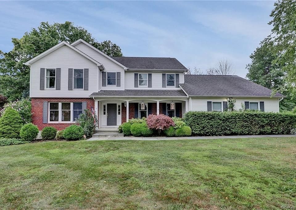1st image of 9 Brookside Dr