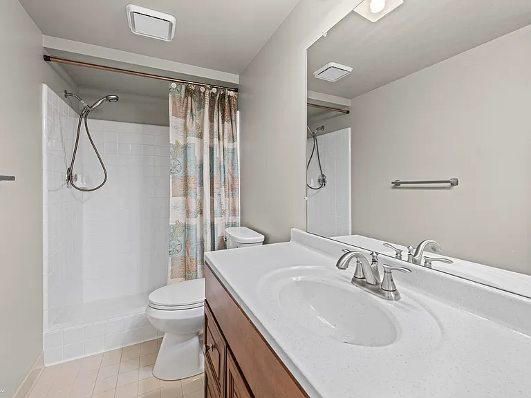 408 Country Club Dr — Photo 16