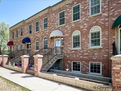 5434 Sunset Dr, Cheyenne, WY, 82009