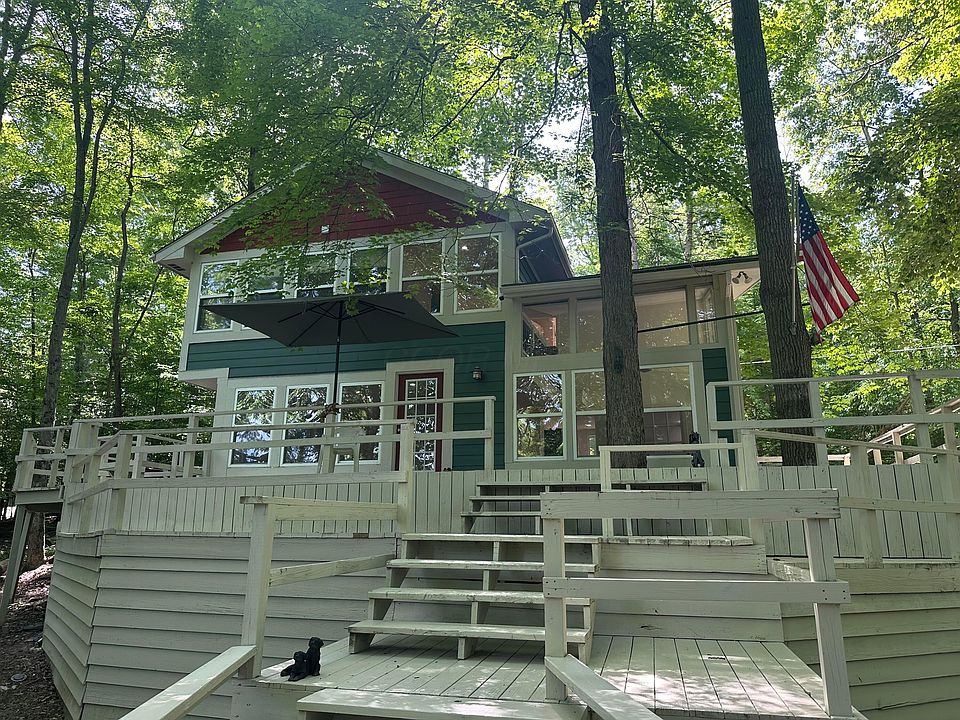 1st image of 676 Natchez Ln