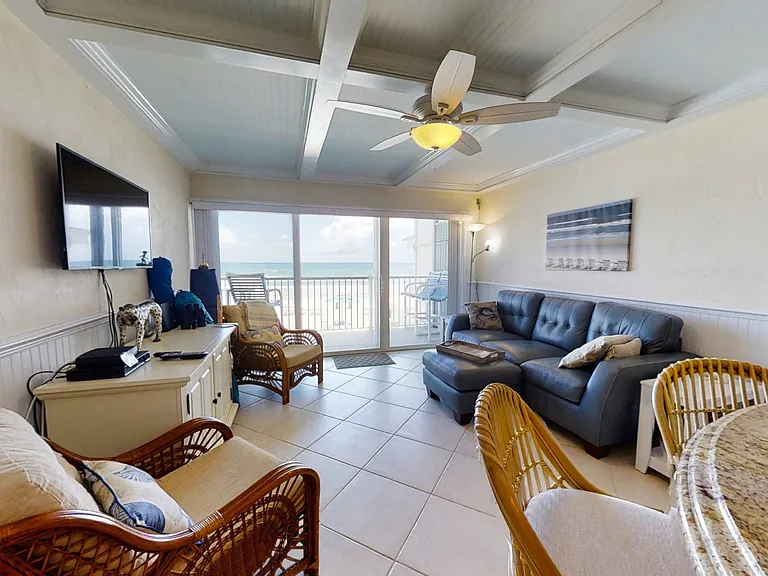 4849 Saxon Dr — Photo 6