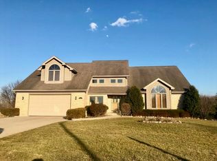 8820 Bentley Ln, Spring Grove, IL 60081