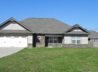 12 Greyhawk Ct, Fort Mitchell, AL 36856