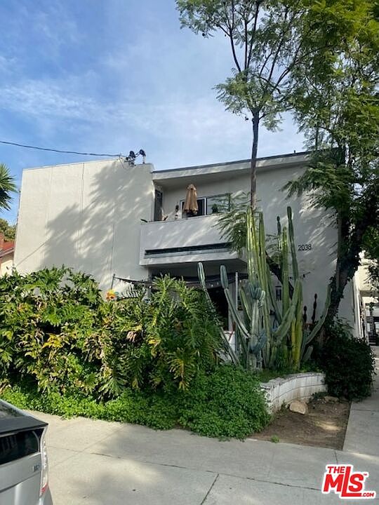 1st image of 2038 Holly Dr