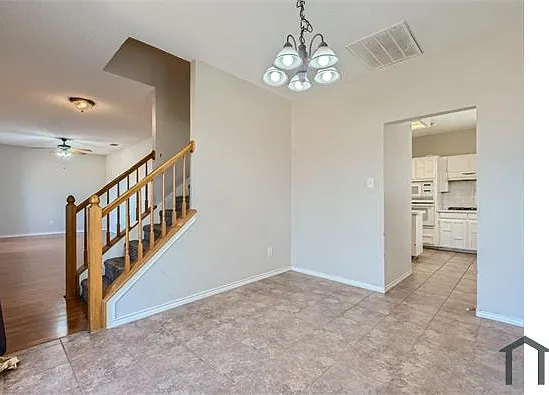 2420 Waterloo Ln — Photo 8