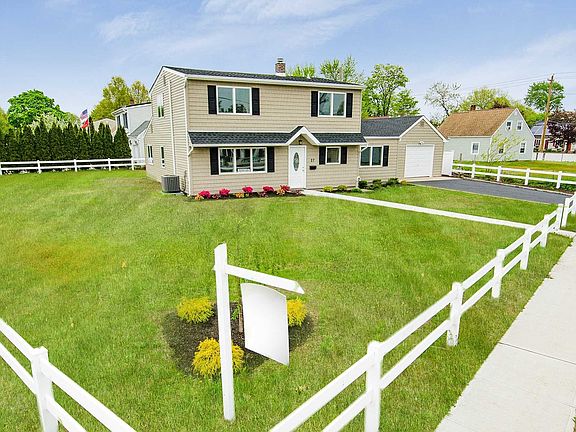 3rd image of 27 Hunt Ln