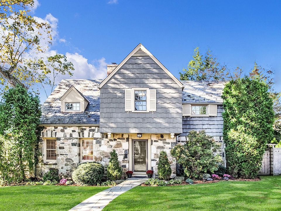 5 Vine Rd  (004OF  16).JPG