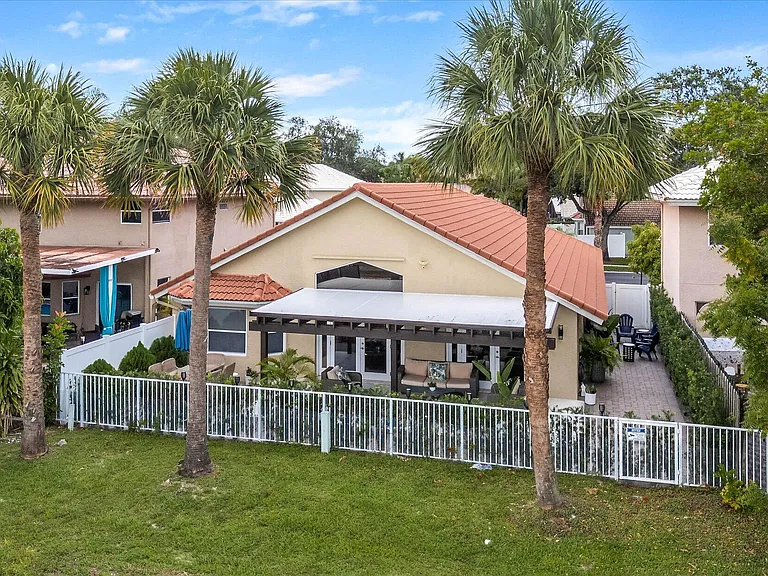 10112 Aqua Vista Way — Photo 39