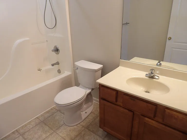 108 Charleston Ct — Photo 62