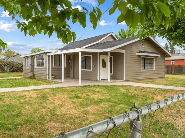 568 S Camelia Avenue, Farmersville, CA 93223
