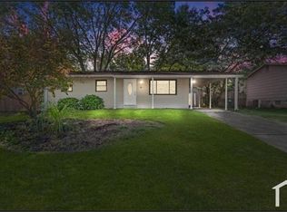 4 Toelle Dr, Saint Charles, MO 63304