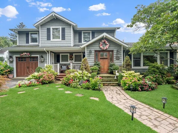 4 Smull Lane, Port Washington, NY 11050