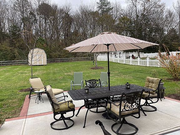 2nd image of 7008 Cedarbrook Dr