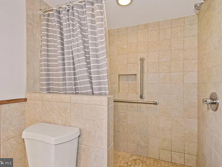326 Walker Rd — Photo 21