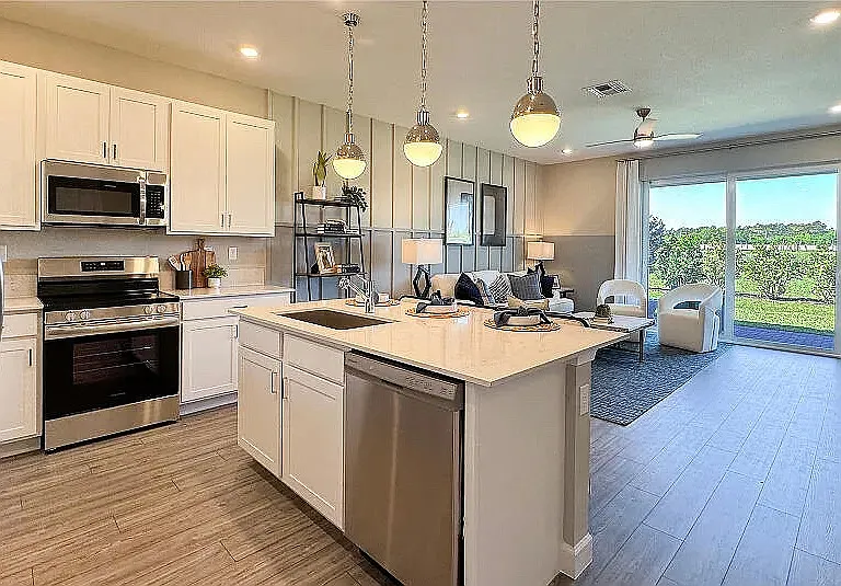 3711 Harborside Ave — Photo 5