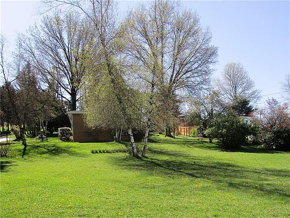 2nd image of 106 Cindy Ln