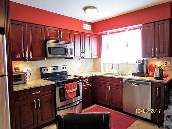 3rd image of 9400 Bay Colony Dr APT 1E