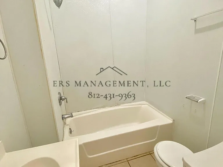 635 E Maryland St — Photo 7