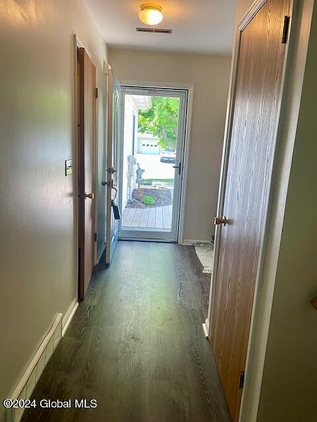 4th image of 28 Esplande Street