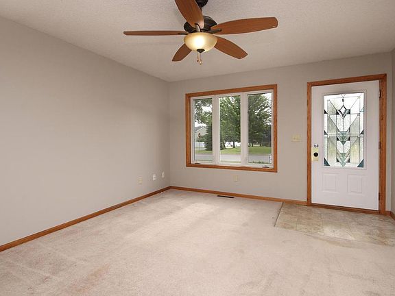 3rd image of 418 Lady Slipper Ave NE
