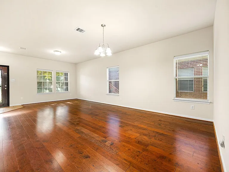 506 Stream Mill Ln — Photo 2
