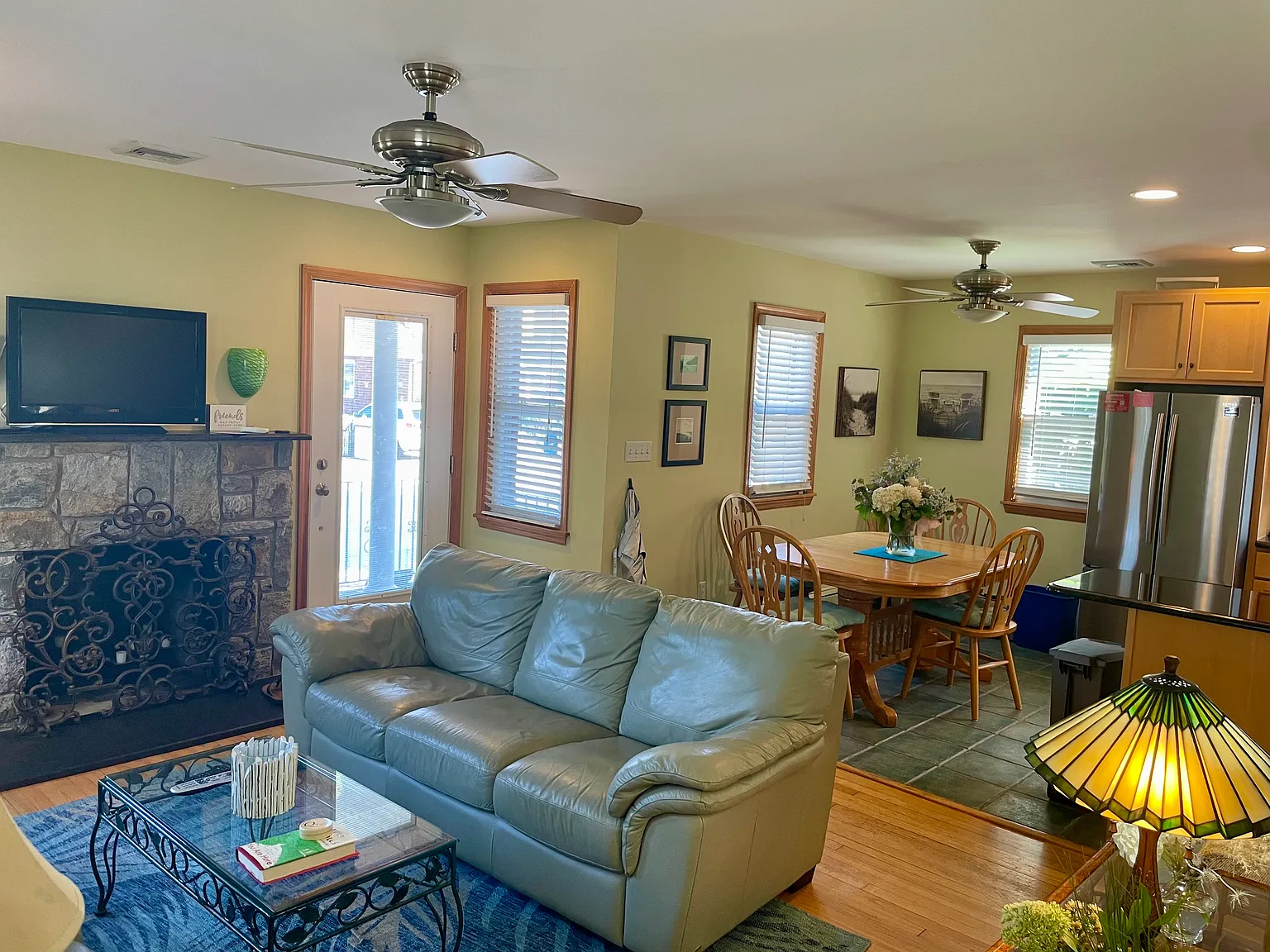 3 bed, 2700 sqft, $4,200 — Photo 4