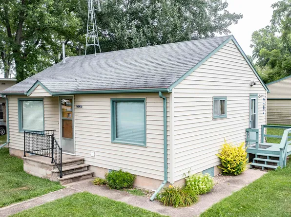 N5138 Center St, Fremont, WI 54940