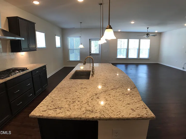 517 Hillman Bnd — Photo 4
