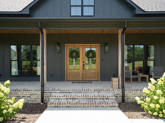 2nd image of 1332 Shoal Creek Trl NE