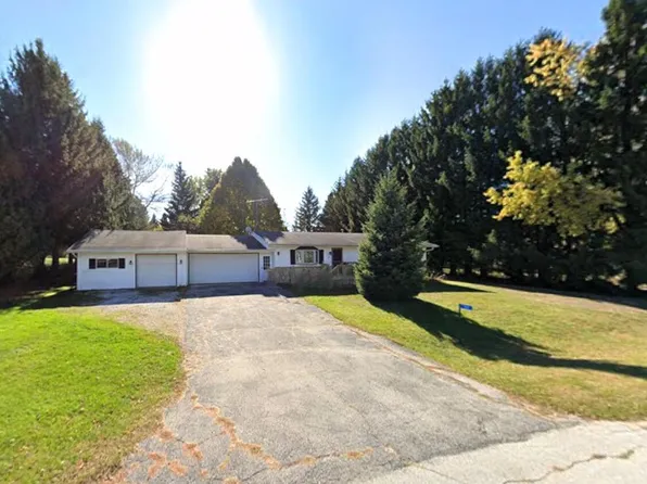 1101 Mallard LANE, Manitowoc, WI 54220