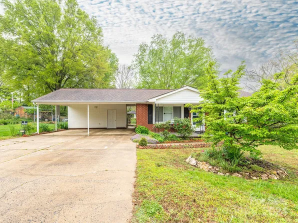 1041 Rockland Cir SW, Concord, NC 28027